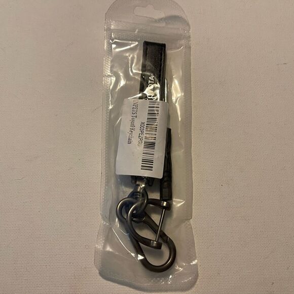 Toyota Logo key fob Keychain in black leather NWT - Picture 4 of 4